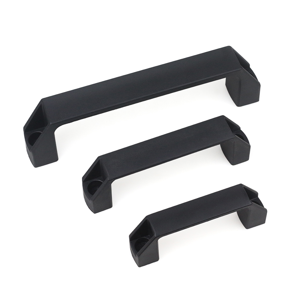 Poignée de porte noire en plas - Restoration Hardware Furniture Used avis et prix