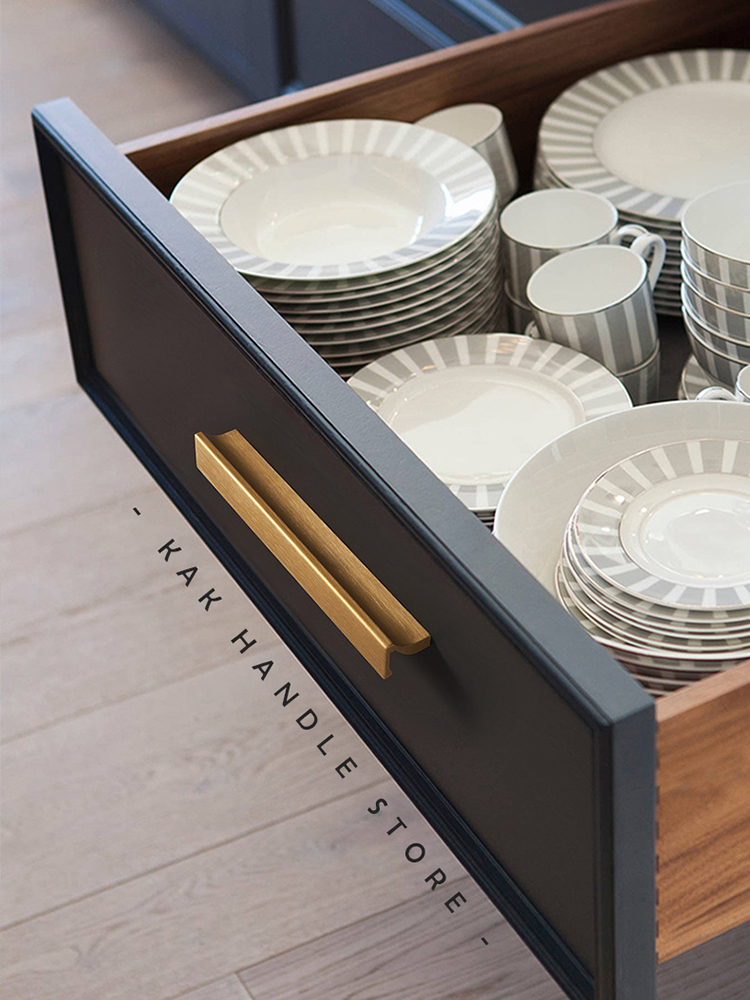 KAK-Poignées de porte cachées  - Restoration Hardware Furniture Used avis et prix