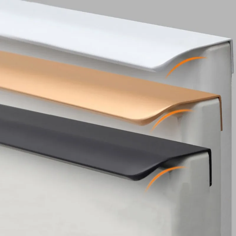 Armoire de cuisine dorée, port - Restoration Hardware Furniture Used avis et prix